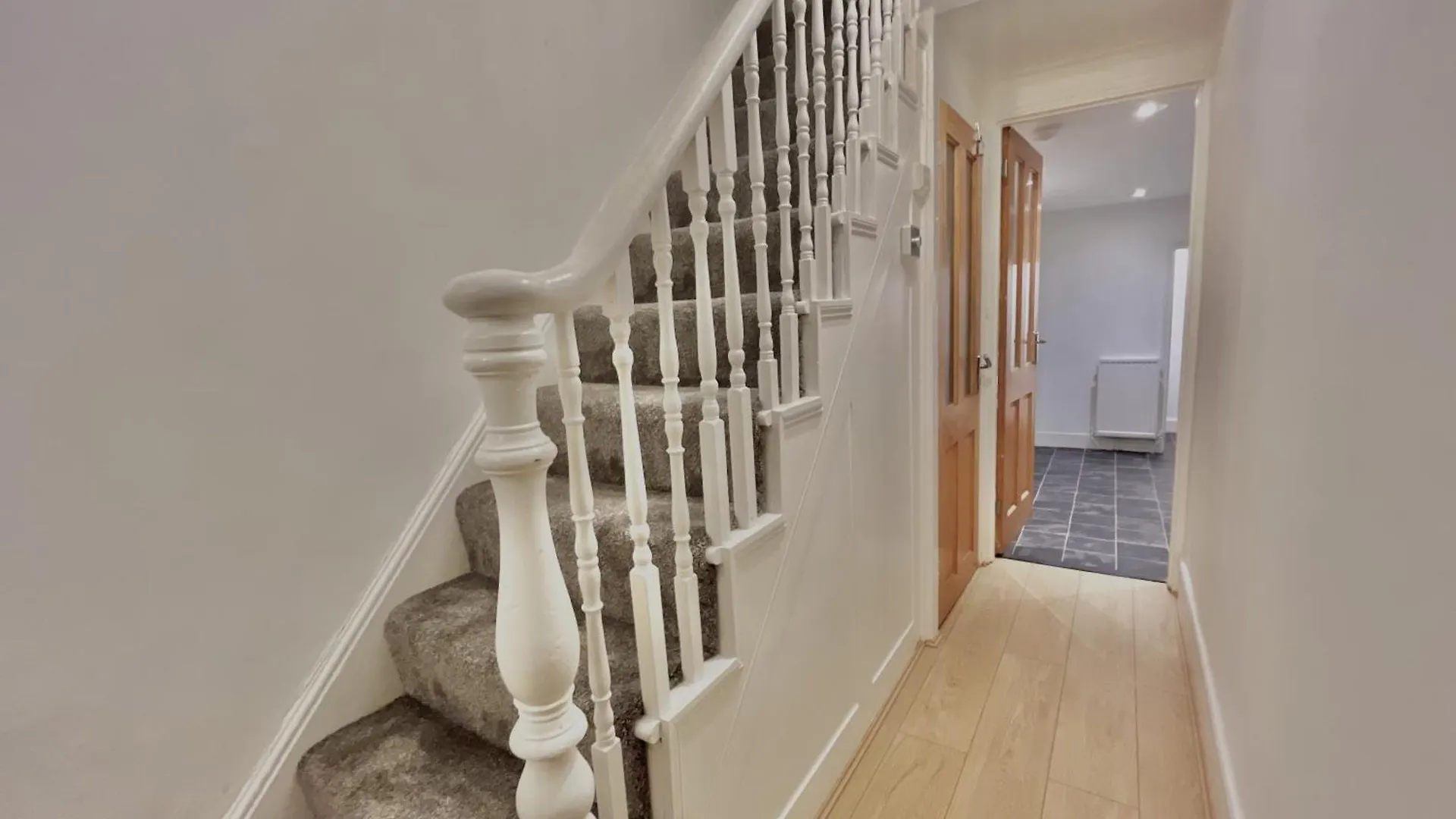 Spacious 3 Bedroom House Near Central London, O2, Excel, Stratford, Tube Station & Parking Available
