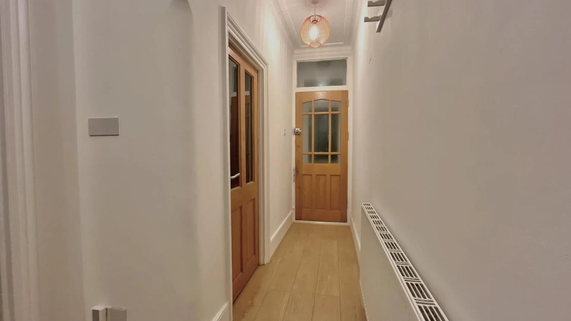 Holiday home Spacious 3 Bedroom House Near Central London, O2, Excel, Stratford, Tube Station & Parking Available