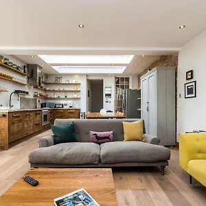 Stunning 3bd Flat Shoreditch With Hidden Garden Holiday home